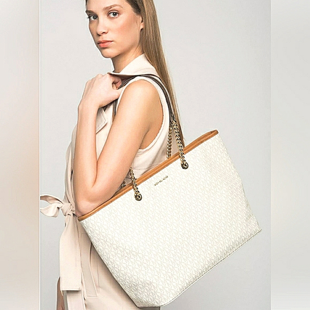 Sold BIG NWT MICHEAL Micheal KORS OF STOCK NWT TRAVEL SIGNATURE JET SET TRAVEL - Picture 1 of 16